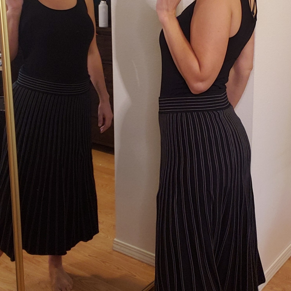 Black max studio L skirt